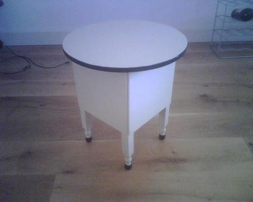 funny little table...someone loves carpentry ;-)