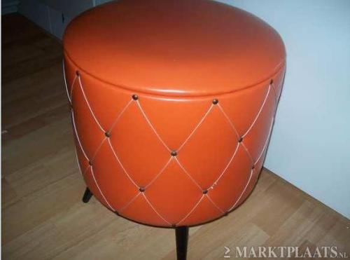 I had one in green in my room in college ;-)