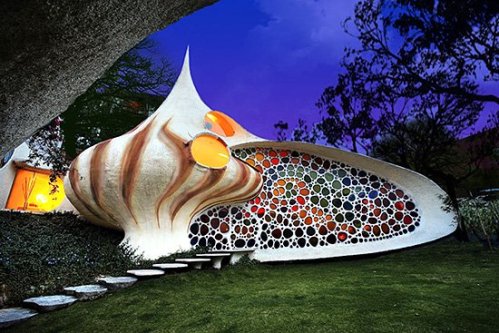 Another Shell house, this one in Mexico City