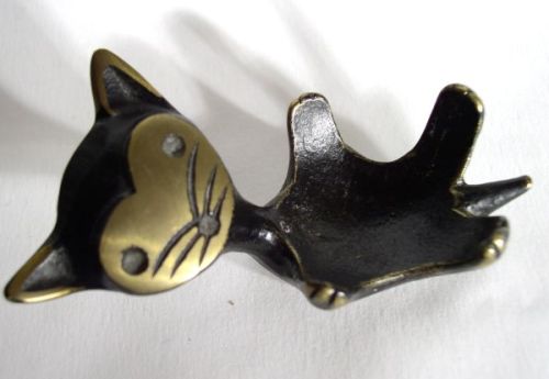 Walter Bosse cat shaped egg cup