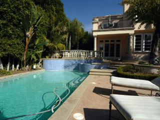 Lavigne's pad sold after a $1,1 million price reduction